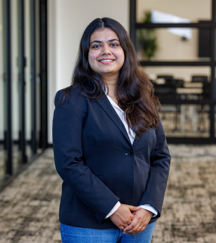 Rashi Agrawal's headshot