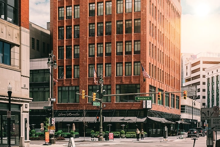 FARMINGTON HILLS, MI